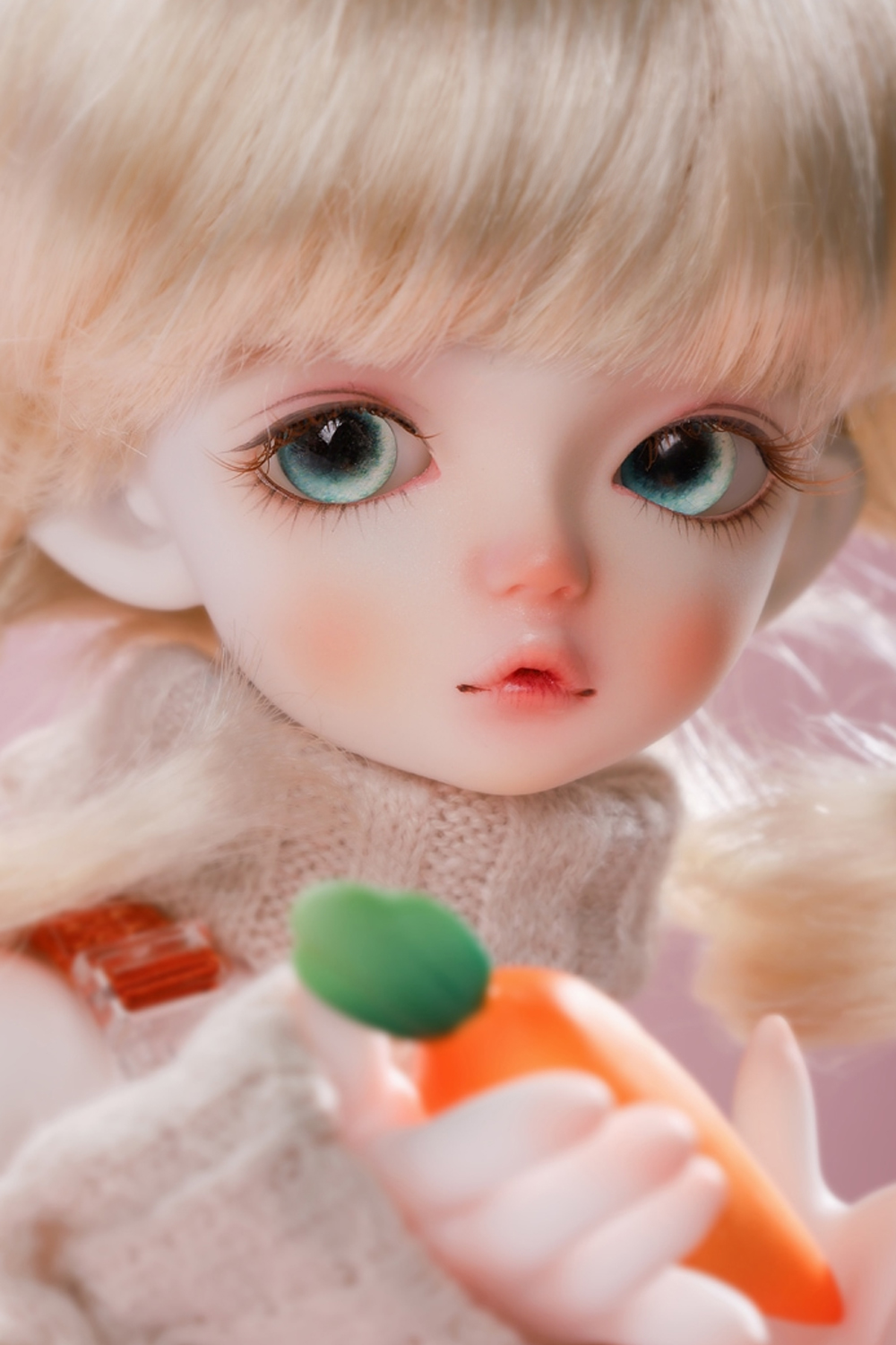 Flint & Hawa – Carrot Date